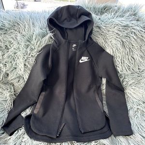 NWOT! Girls Nike black zip up hoodie🤩!